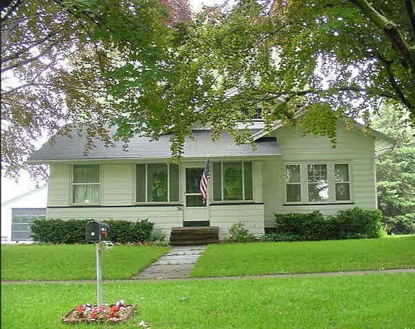 Building Photo - 36 Underwood Ave