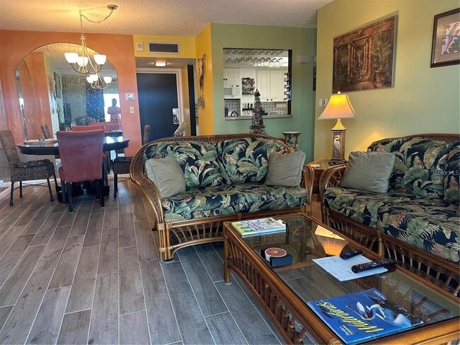 Building Photo - 4900 Brittany Dr S