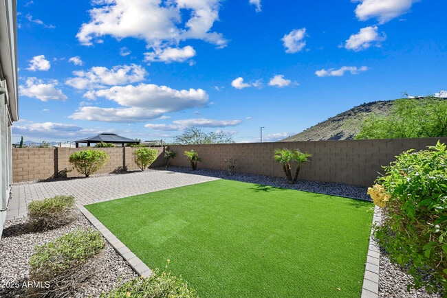 Building Photo - 1825 E Saguaro Park Ln