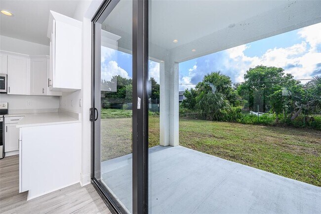 Building Photo - 3304 Glencove St