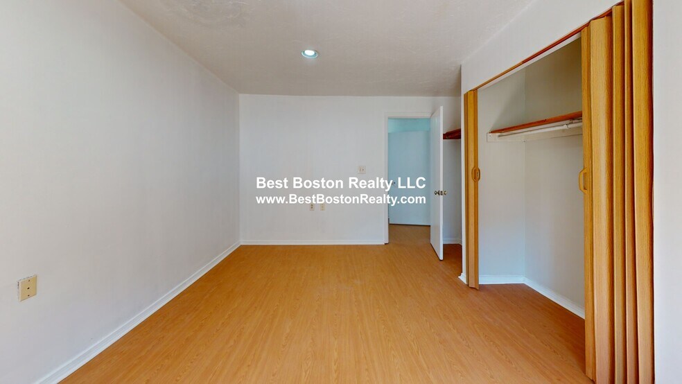 Building Photo - 100 Fellsview Terrace