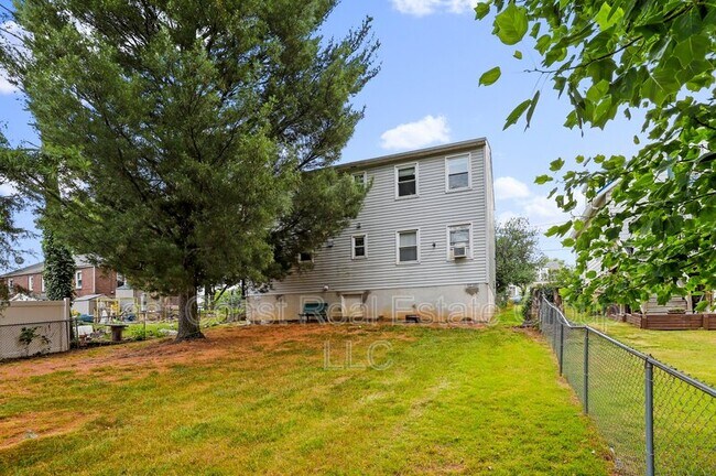 Building Photo - 106 N Mont Valla Ave