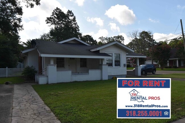 Primary Photo - Recently Updated 3 Bedroom House