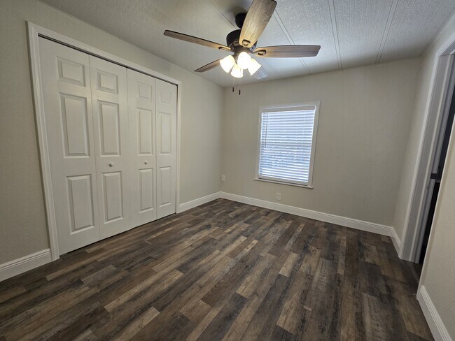 Building Photo - 2875 Bay Ave