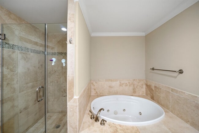 Building Photo - 1419 Montrose Blvd