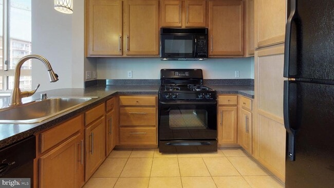 Building Photo - 350 G St SW