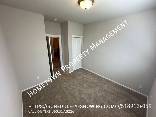 Building Photo - 6918 Honeylocust Ct NE