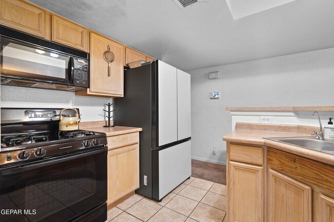 Building Photo - 5009 Cedar Sands Ln