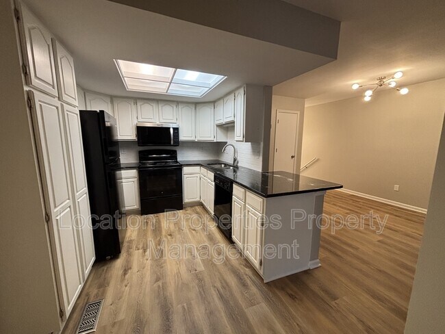 Building Photo - 1424 Applegate Ct