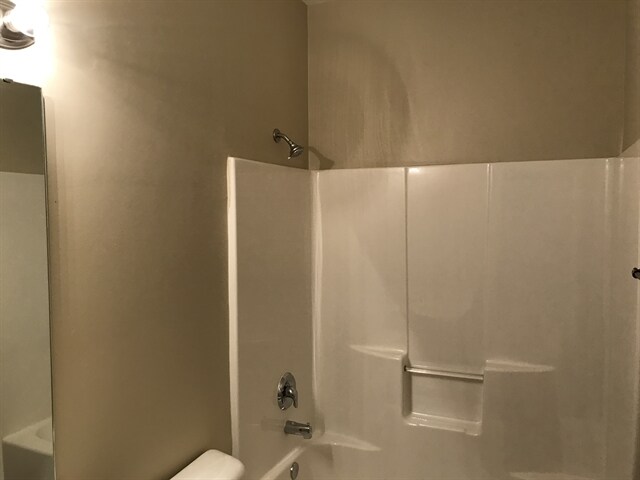 Building Photo - 114 Speer St