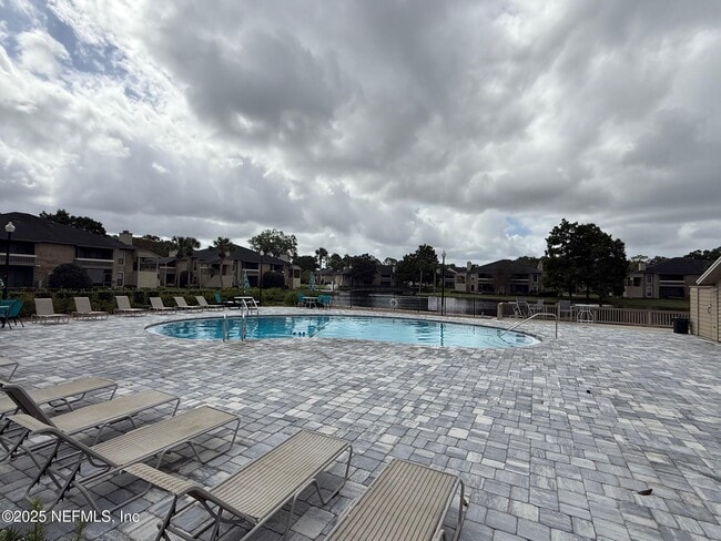 Building Photo - 10200 Belle Rive Blvd