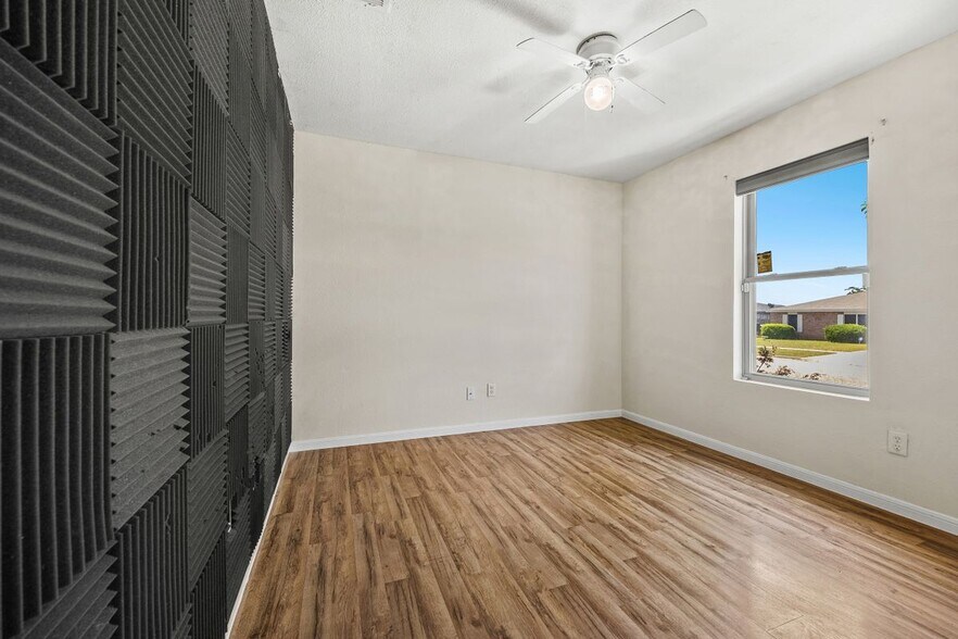 Building Photo - 4307 Stallion Dr