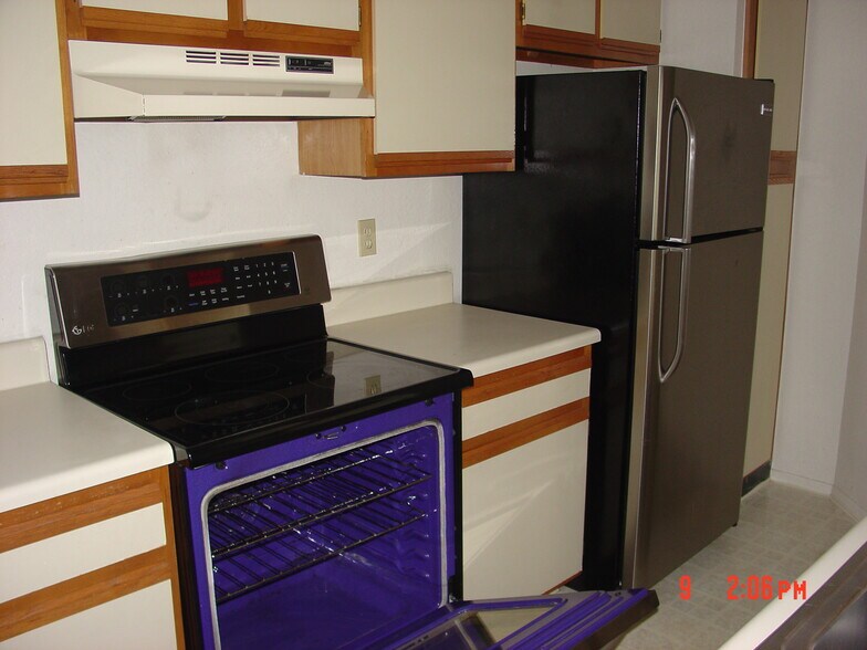 Building Photo - 623 Dory Ln
