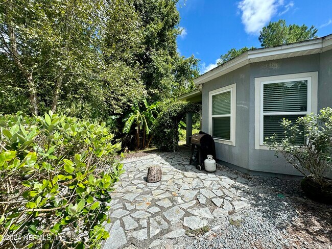 Building Photo - 289 Spring Park Ave