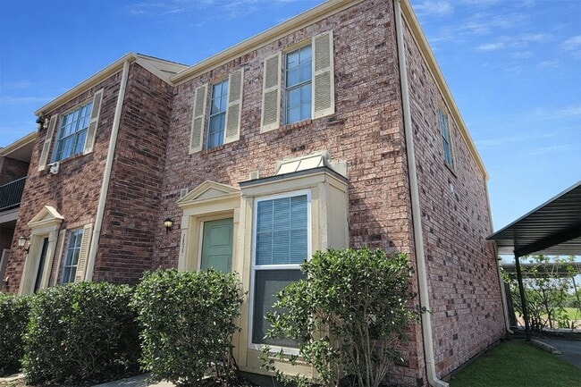 Building Photo - 7827 Leonora St