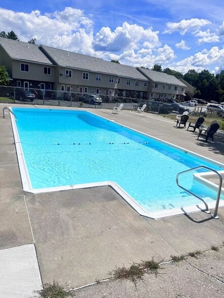 Swimming pool - 29 Renihan Mdws