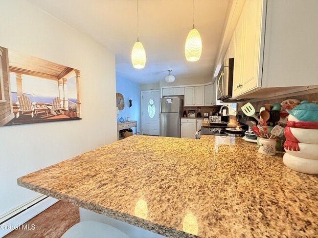 Building Photo - 23 Hillcrest Dr