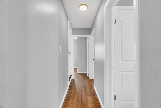 Building Photo - 5595 Cadieux Rd