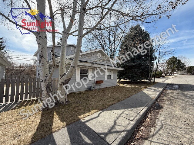 Building Photo - 2 Story 3 Bed 2 Full Bath with Heated Garage