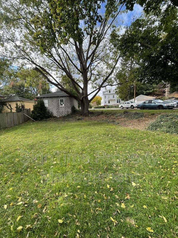 Building Photo - 825-827 Hamilton Boulevard - 827