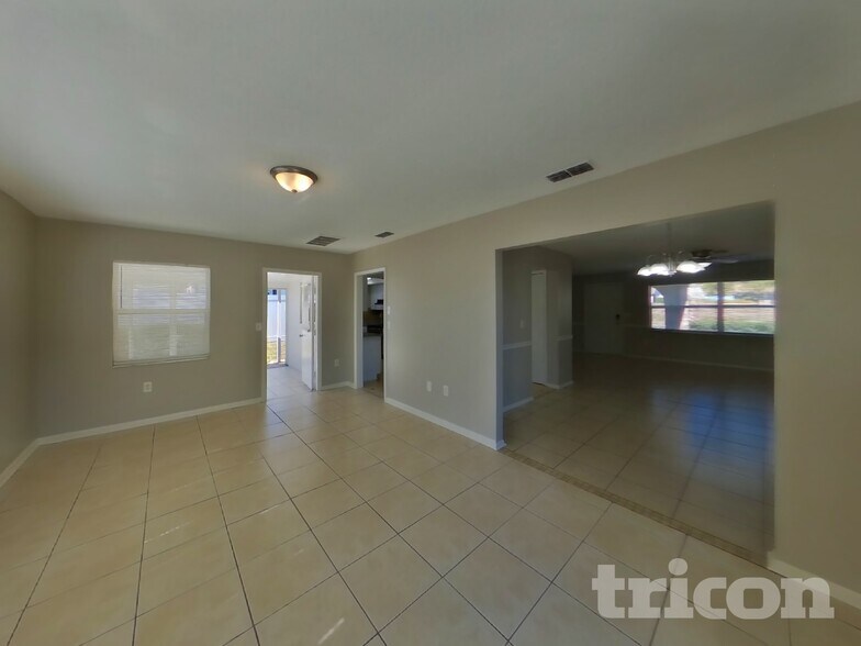 Building Photo - 6320 Moog Rd