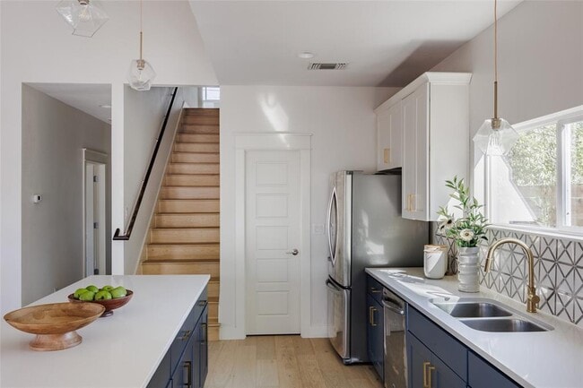 Building Photo - 1205 McKinley Ave