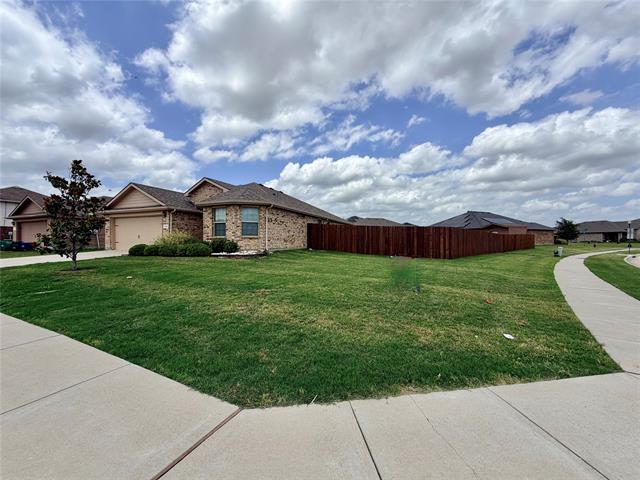 Building Photo - 520 Cantebury Park Ln