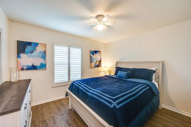 Building Photo - 4940 Cougar Ct S