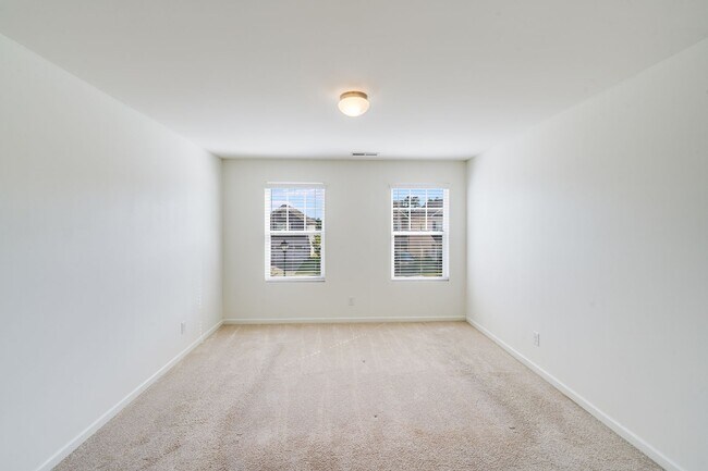 Building Photo - 12915 Hill Pine Rd
