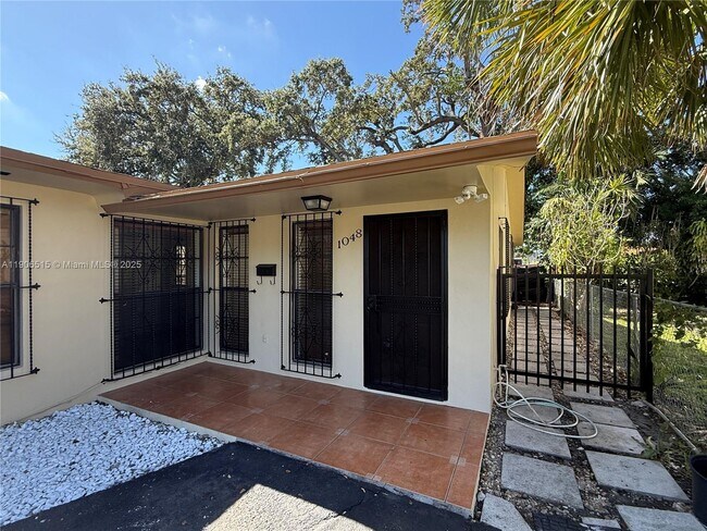 Building Photo - 1048 NW 32nd Pl