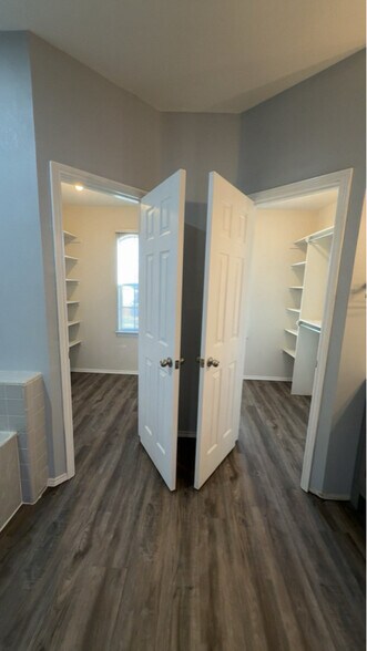 Building Photo - 5204 Alta Vista Ln