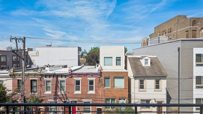 Building Photo - Luxury Fishtown Apartment With Parking!