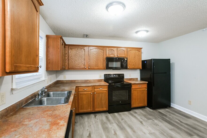 Building Photo - 12179 Maize Dr