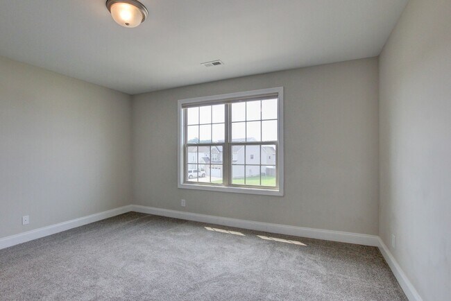 Building Photo - 230 Cotoneaster Ln