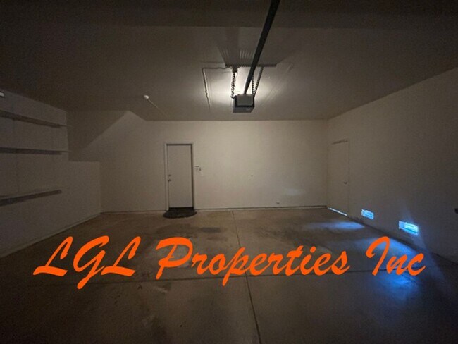 Building Photo - 4116 Woodwillow Ln