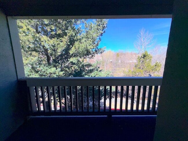 Building Photo - Rollin' on the River - Top Story Riverfront Condo