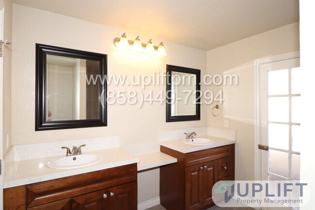 Building Photo - 15817 Fecanin Way