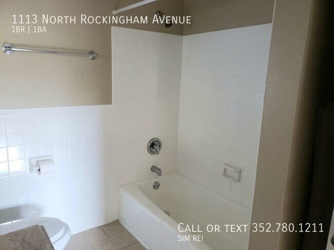 Building Photo - Tavares 1 Bed 1 Bath Apartment