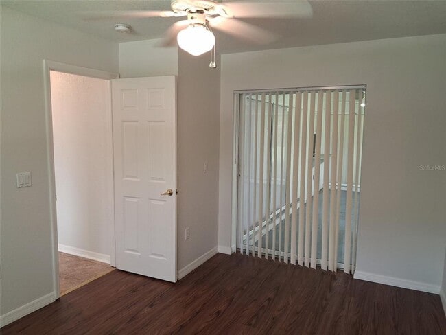 Building Photo - 2420 Dumont Ln