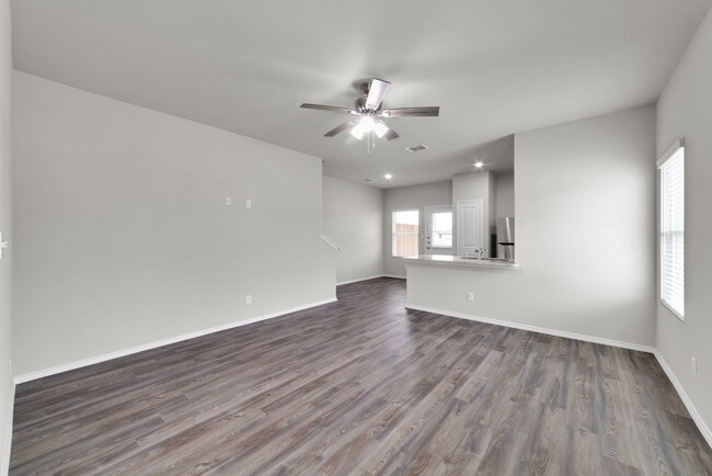 Building Photo - Brand New unit ready for RENT! 1st Month F...