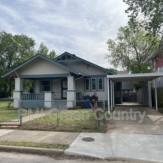 Primary Photo - 1147 N Main St