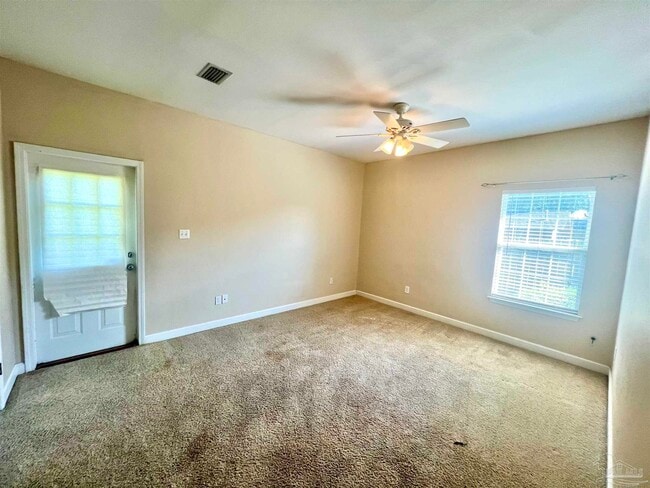 Building Photo - 100 S H St