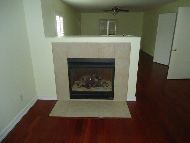 Building Photo - Huge 4 bedroom Masterpiece in the Terra Vista Community For Rent