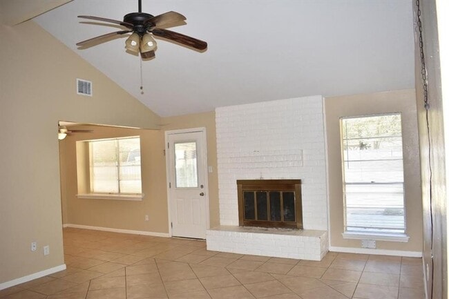 Building Photo - 3515 Hidden Pines Dr