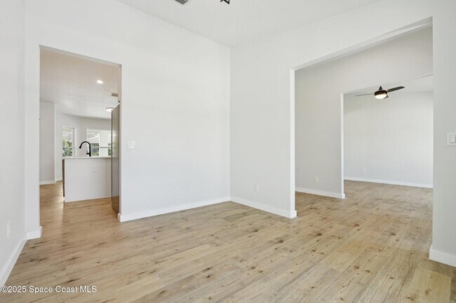 Building Photo - 1441 Eldron Blvd SE