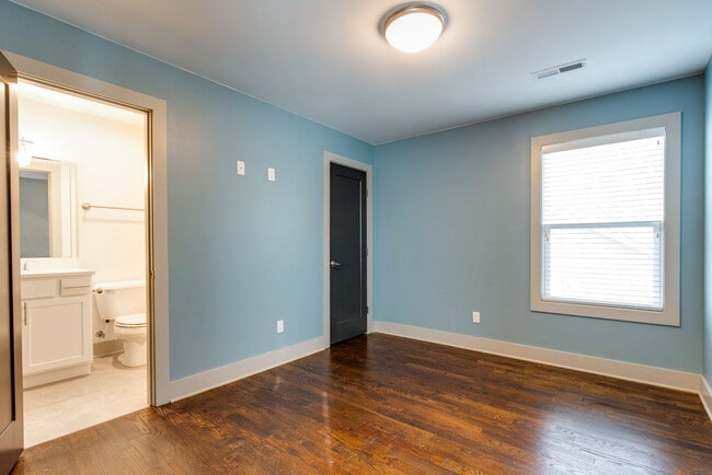 Building Photo - 336 Vivelle Ave