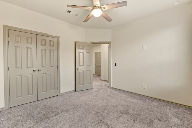 Building Photo - Spacious 4BR/3.5BA Home with In-Law Suite ...