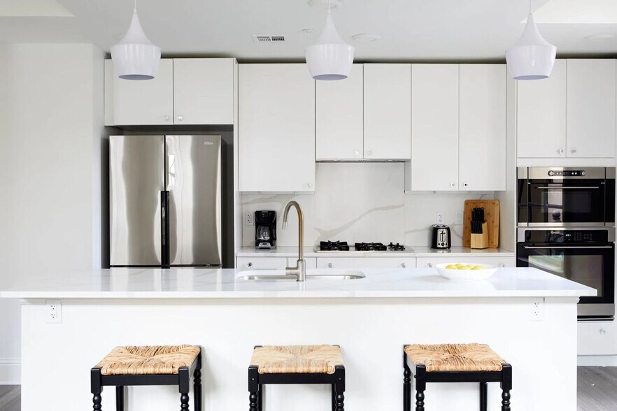 Building Photo - 800 Gravier St