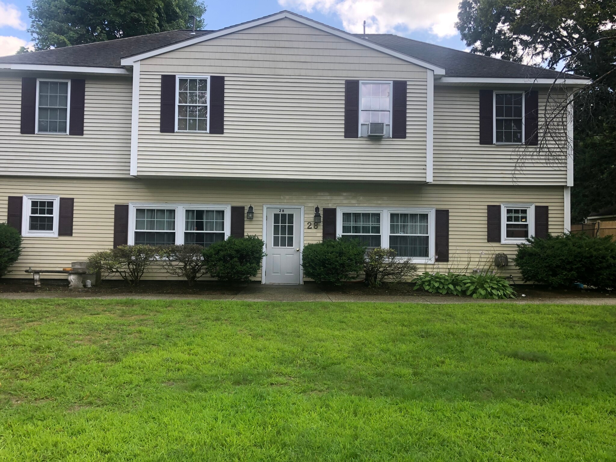 Building Photo - 28 Crestview Dr