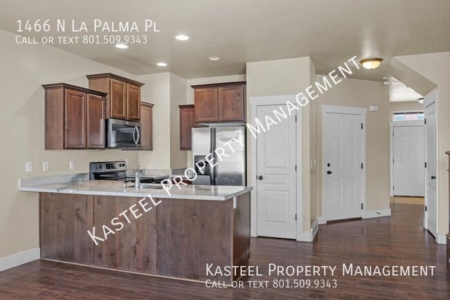 Building Photo - 1466 La Palma Pl